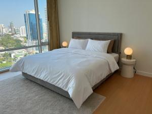 For RentCondoSukhumvit, Asoke, Thonglor : For rent: Luxury condo near BTS Ekkamai, Fullerton Sukhumvit, 18th floor