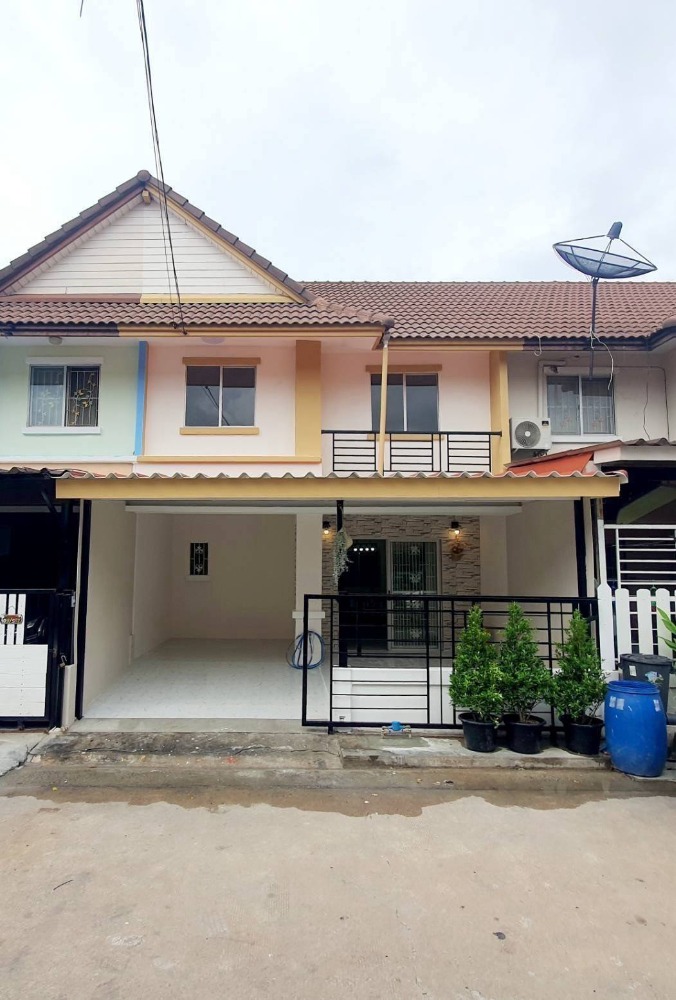 For RentTownhouseSamut Prakan,Samrong : For rent: 2-storey townhouse, completely renovated