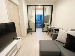 ให้เช่าคอนโดลาดพร้าว เซ็นทรัลลาดพร้าว : (for sale/rent) Nue Noble Ratchada-Lat Phrao เพียง 150 ม. ถึง MRT ลาดพร้าว เชื่อมต่อสายสีเหลือง