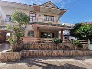 For SaleHouseSriracha Laem Chabang Ban Bueng : For sale: Sriracha Tower 2 house, 2-storey house, built-in throughout the house, large kitchen, Japanese koi pond, Assumption area, mountain view