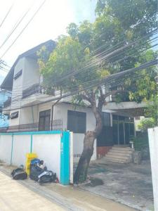 For RentHouseLadprao, Central Ladprao : HR1846 2-storey detached house for rent, Soi Lat Phrao 34, size 50 sq m., suitable for living or office use, near MRT/BTS Lat Phrao