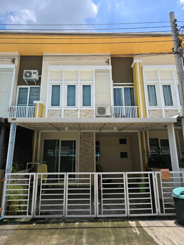 For SaleTownhouseLadkrabang, Suwannaphum Airport : Urgent sale, townhouse near Airport Link Lat Krabang, Golden Town