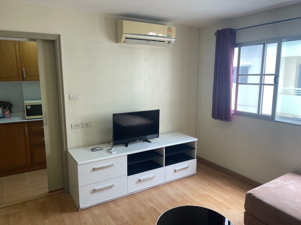 For RentCondoOnnut, Udomsuk : Condo for rent: Lumpini Center Sukhumvit 77 (1 bedroom), 6th floor, Building E, near BTS On Nut, approximately 900 meters.