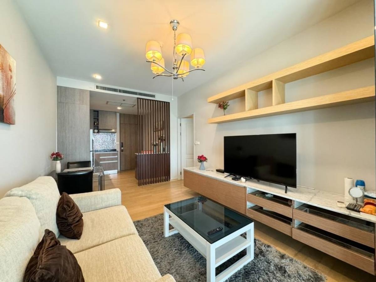 For RentCondoSukhumvit, Asoke, Thonglor : ♦ Nice Decoration ♦ 15+ Floor 47.70 sq.m. | 1 bedroom, 1 bathroom | Fully furnished, ready to move in | Near BTS Phrom Phong 180 m., Emporium 350 m., EmQuartier 500 m.