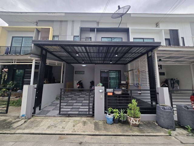 For SaleTownhouseLadkrabang, Suwannaphum Airport : Townhouse for sale, The Connect Suvarnabhumi 2, Bang Phli, Samut Prakan, very new house, extension, ready to move in