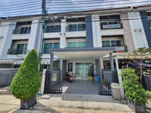 For SaleTownhousePattanakan, Srinakarin : For sale: Townhouse in the city center S-SENSE Srinakarin, 4 bedrooms, ready to move in 