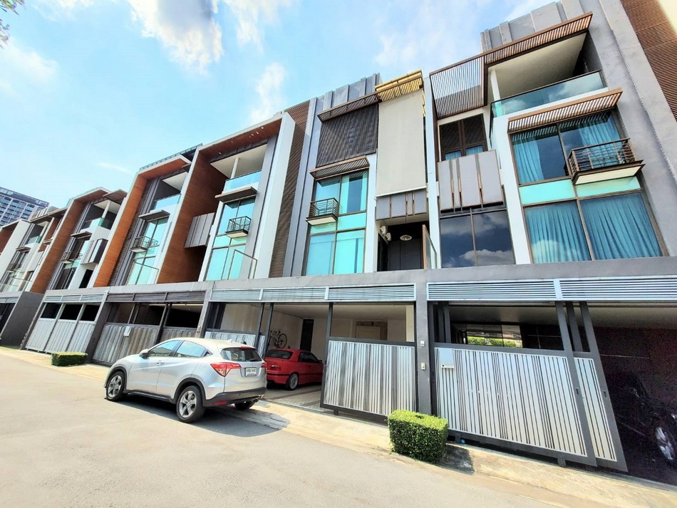 ขายทาวน์เฮ้าส์/ทาวน์โฮมอ่อนนุช อุดมสุข : Townhome Sukhumvit 65 nice decoration only 24 mb