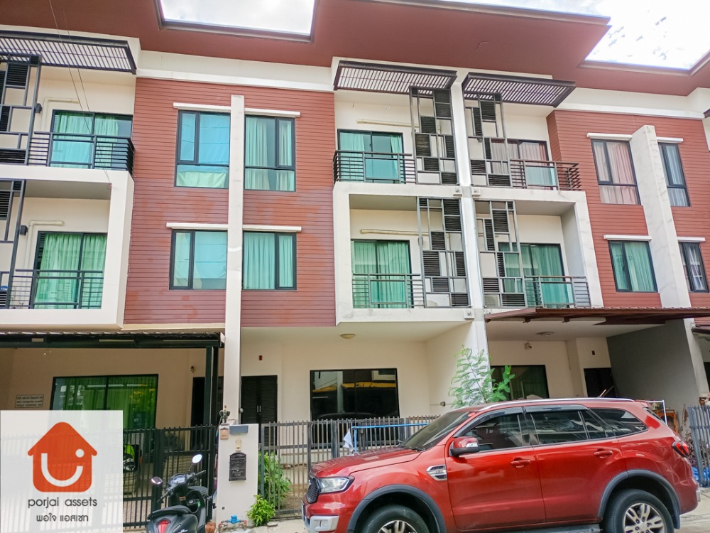 For SaleTownhouseBangna, Bearing, Lasalle : ✨Townhouse for sale 🏡 iFeel Bangna, 3-storey townhouse, 3 bedrooms 🛏️ Size 21.3 sq m 📍Location on Kanchanaphisek parallel road