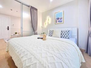 For SaleCondoKhlongtoei, Kluaynamthai : 🏬🚅Lumpini Place Condo, Rama 4, the best location, very convenient to travel, beautiful room, 100%, fully decorated, ready to move in, hurry up, if youre slow, youll miss out.