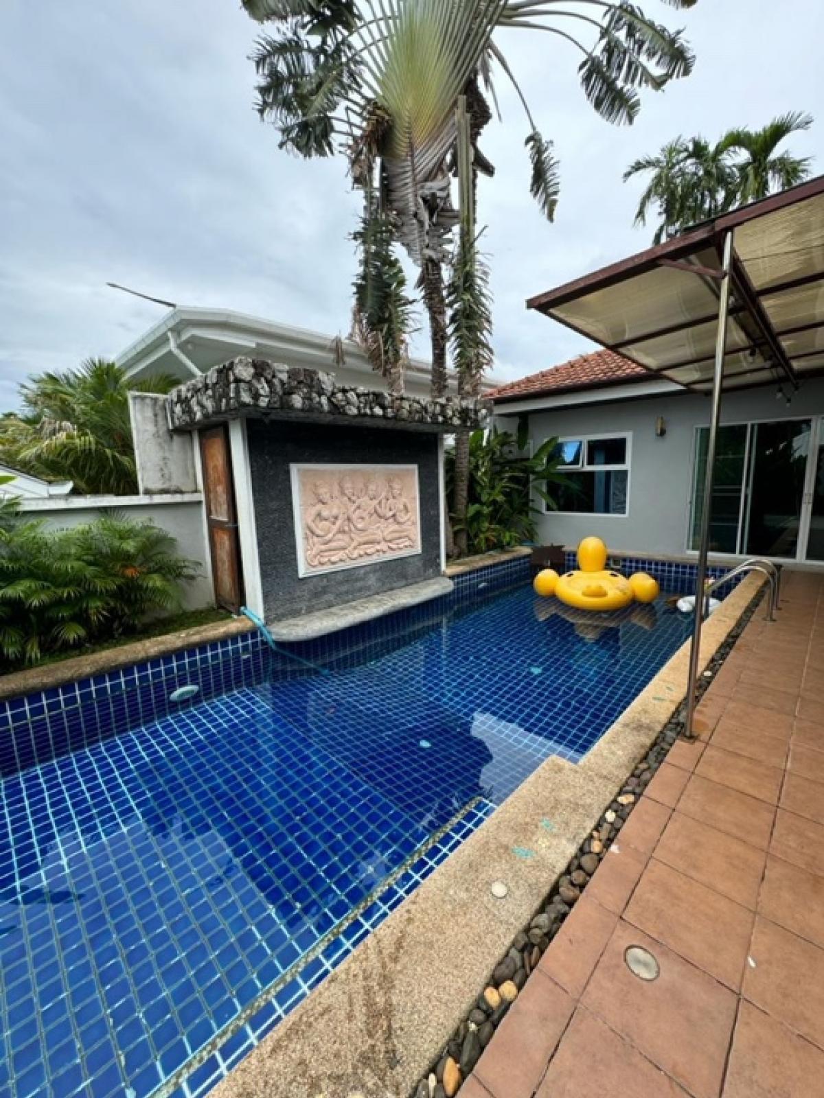 For RentHousePhuket : ♥️Pool villa ❤️with 2 bedroom 3 bathroom nice area at 📍Rawai ... full furniture..  be ready 30 September  for rent 🙏❤️ Little pet ok ✅ location is Soi Samakki 2, Soi saiyuan Rawai, Phuket✅70,000 baht = This price for booking ♦️Year contract ‼️🔆 Depos