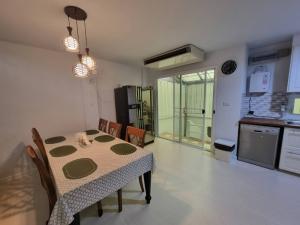 ให้เช่าทาวน์เฮ้าส์/ทาวน์โฮมอ่อนนุช อุดมสุข : Newly renovate, Townhouse for rent. near BTS Punnawithi and Udomsukmi