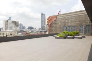 For RentShowroomSilom, Saladaeng, Bangrak : Member Rooftop Garden