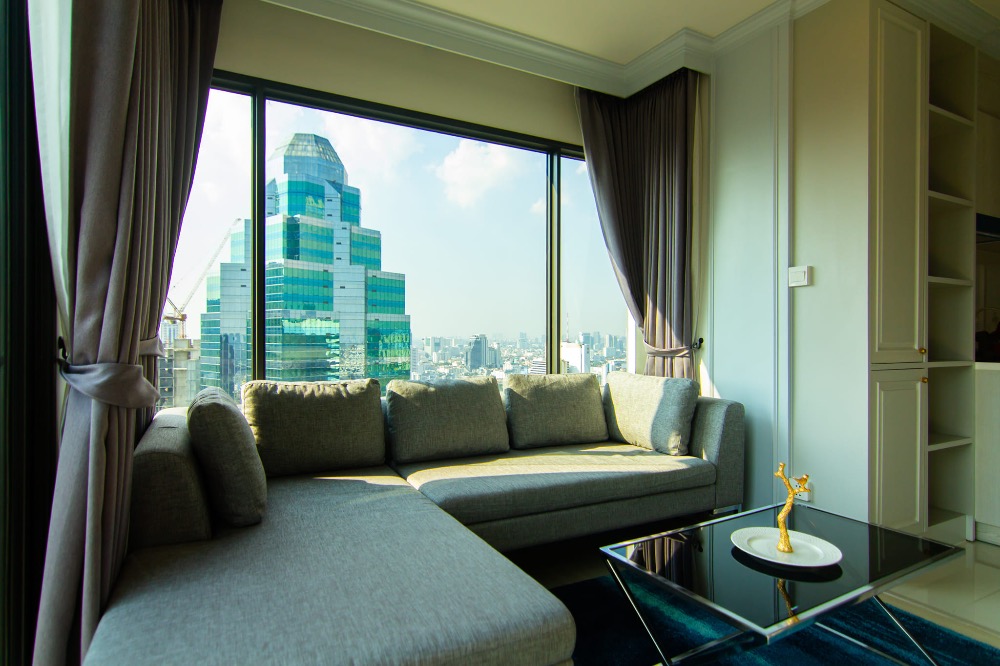 ให้เช่าคอนโดวิทยุ ชิดลม หลังสวน : Nice one bedroom CORNER UNIT for rent nearby BTS Phloen Chit @ LIFE ONE WIRELESS