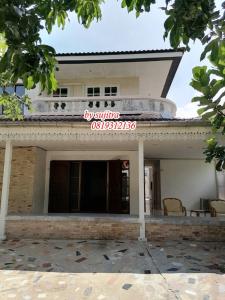 For RentHouseRama9, Petchburi, RCA : For rent: 2-storey detached house, 70 sq m., not deep into the alley, near The Nine Rama 9