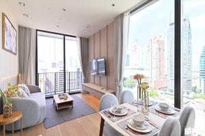 For RentCondoWitthayu, Chidlom, Langsuan, Ploenchit : Condo for rent next to BTS Childlom at 28 Childlom (1bed/1bath)