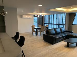 For RentCondoSukhumvit, Asoke, Thonglor : Condo for rent The Prestige 49 137 sqm near BTS Phrom pong