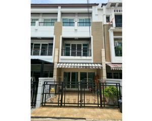 For SaleTownhouseRathburana, Suksawat : Inquiry call: 087-696-4441 ((Cheap sale!!)) Baan Klang Muang Urbanion Rama 3-Suk Sawat, 3-storey townhouse, 160 square meters, 3 bedrooms, 3 bathrooms, fully furnished, ready to move in.