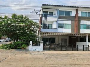 For RentTownhouseChaengwatana, Muangthong : Townhouse for rent, 3 floors, The Trust City Ngamwongwan 25, some furniture