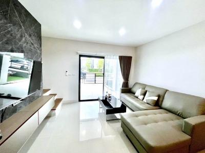 For RentTownhouseBangna, Bearing, Lasalle : NTG074 Townhome for rent, PLENO Sukhumvit - Bangna 2 project, fully furnished, new furniture, ready to move in, garden view, 4 minutes to Mega Bangna