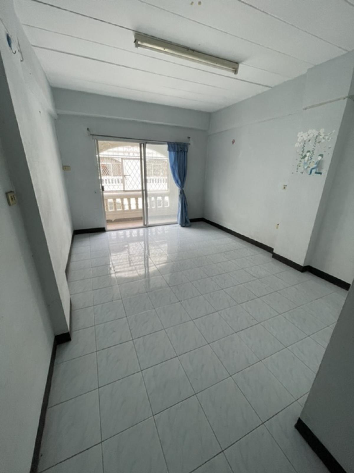 For SaleCondoBangna, Bearing, Lasalle : 🔥🏬Urgent sale🏬🔥 Condo Nirun Residence 3, 1 bedroom, 1 bathroom, 25 sq m., 11th floor, Building Y, very close to the entrance & 7-Eleven