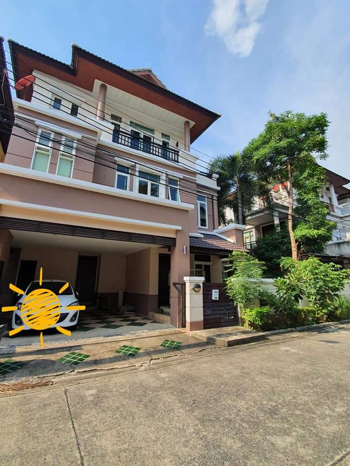 For RentHouseRatchadapisek, Huaikwang, Suttisan : 💥For rent 70,000 baht, 3-storey house, Areeya Casa Ratchada Village, Ratchada (Areeya Casa Ratchada), near MRT Sutthisan