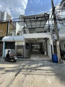 For RentTownhouseSukhumvit, Asoke, Thonglor : HR1857 Townhouse for rent, 2 floors, Prommit Village, Villa, Soi Sukhumvit 49/1, suitable for living, near BTS