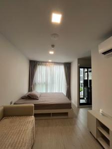 For RentCondoOnnut, Udomsuk : New room for rent! Atmoz Oasis Onnut, garden view, fully furnished, near BTS, ready to move in