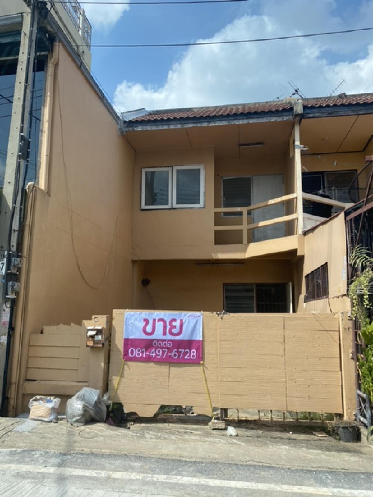 For SaleTownhouseNonthaburi, Bang Yai, Bangbuathong : Townhouse for sale, Rattanathibet Village, in front of the village, next to the BTS station, near Central Westgate, Ikea, HomePro, Big C, Kesomras Hospital