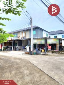 For SaleTownhouseSamut Prakan,Samrong : Townhouse for sale, Pruksa Village 136, Phraeksa-Sukhumvit, Samut Prakan