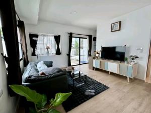 For RentTownhouseBangna, Bearing, Lasalle : Indy 5 Bangna Km.7 : Urgent Line ID: @597bawtp (with @) Rooms for rent are available very quickly, hurry up!