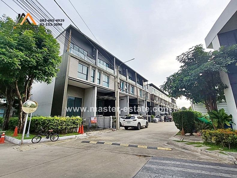 For SaleTownhouseVipawadee, Don Mueang, Lak Si : Baan Klang Muang Vibhavadi 64, 3.5-storey townhouse, corner unit, beginning of project, area 28.3 sq m., with area on the side that can be used as a garden, AP quality