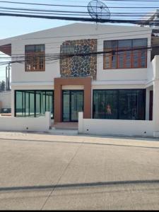 For RentHouseNonthaburi, Bang Yai, Bangbuathong : RHT1896 Vintage style single house for rent, prime location, near the Pink Line, Soi Tiwanon