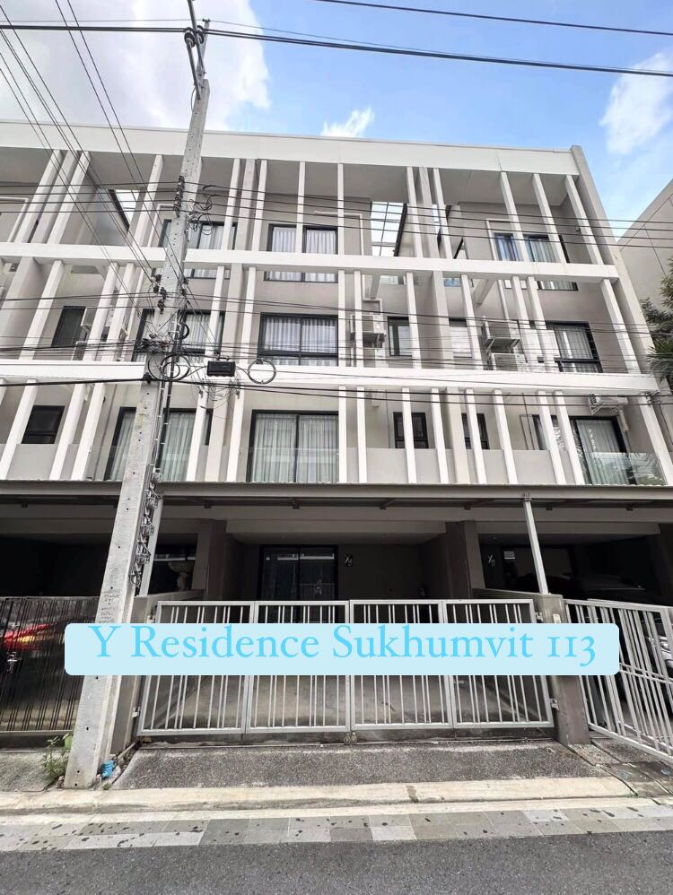 For RentTownhouseBangna, Bearing, Lasalle : For rent, 4-storey townhouse, near Bts Samrong. Best price Townhouse 4 storey for rent near Bts Samrong.