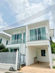 For RentHouseChiang Mai : Luxury house for rent with private pool near Prem Tinsulanonda International School, No.10H021