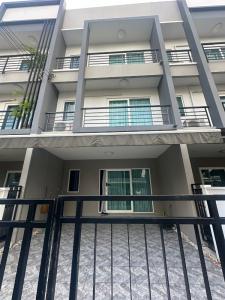 For SaleTownhouseLadkrabang, Suwannaphum Airport : Beautiful built-in, 20 sq m, 3 bedrooms, 3 bathrooms, 3-storey townhouse, Baan Klang Muang, Suan Luang