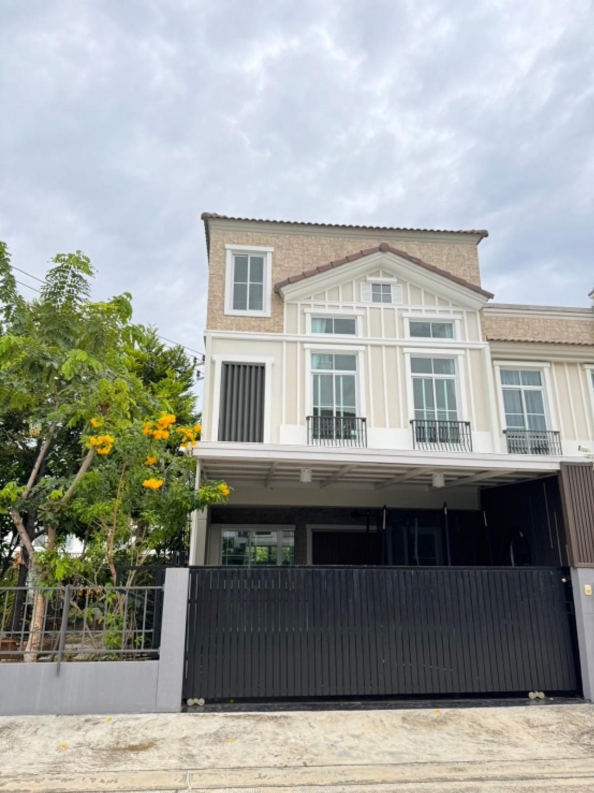 For RentTownhouseBangna, Bearing, Lasalle : Indy Bangna-Ramkhamhaeng 2 🌟 (3bed/3bath) Corner house, opposite Mega Bangna shopping mall, only 10 minutes away!!