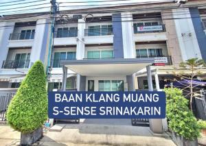 For RentTownhousePattanakan, Srinakarin : Modern Townhouse For rent Baan Klang Muang S-Sense Srinakarin