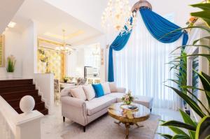 For RentTownhouseYothinpattana,CDC : ✨For rent✨ Beautiful house, luxuriously decorated, like being in a fairy tale Crystal Ville - Pradit Manuthum Crystal Ville - Pradit Manutham