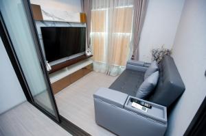 For RentCondoOnnut, Udomsuk : (for rent) Life Sukhumvit 62, near BTS Bang Chak, only 200 meters.