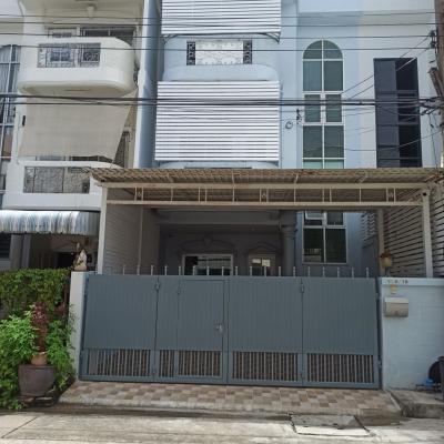 For RentTownhouseYothinpattana,CDC : NTG403 Townhome for rent, 84 Mansion, beautifully decorated, can be used as an office, can register a company, near Ram Intra Expressway, near Central Eastville