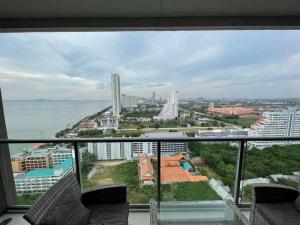 For RentCondoPattaya, Bangsaen, Chonburi : Condo for sale/rent AERAS Beachfront 1 bedroom sea view