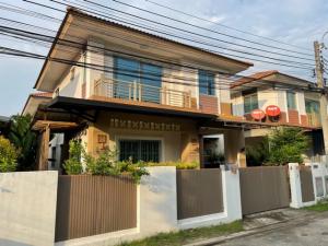 For RentHouseLadkrabang, Suwannaphum Airport : HR1865 House for rent/sale, twin house, single house style, 2 floors, Maldives Palm Village (Bangna-Wongwaen)