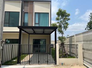 For RentTownhouseBangna, Bearing, Lasalle : Corner Townhouse for Rent Altitude Kraf Bangna, Fully furnished