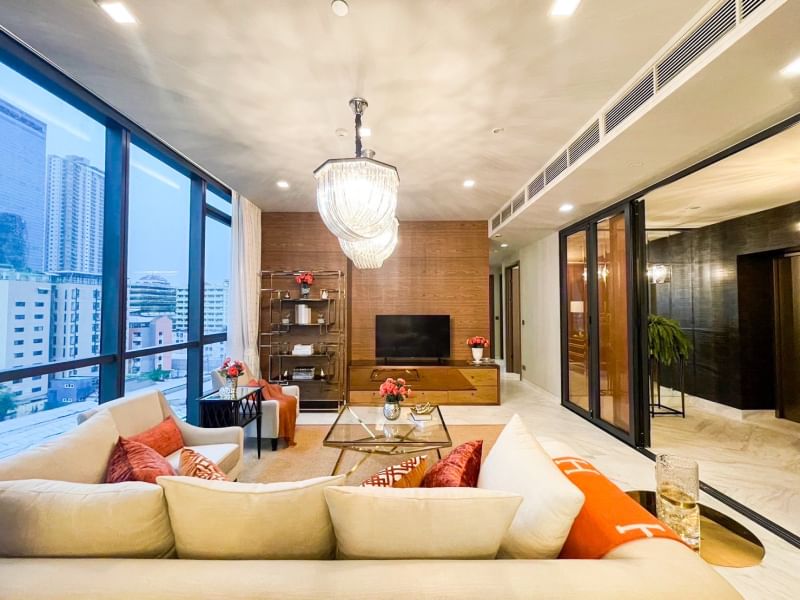 ให้เช่าคอนโดสุขุมวิท อโศก ทองหล่อ : 2 Bedrooms, Wooden Floor Unit With Fully Furnished In Thonglor