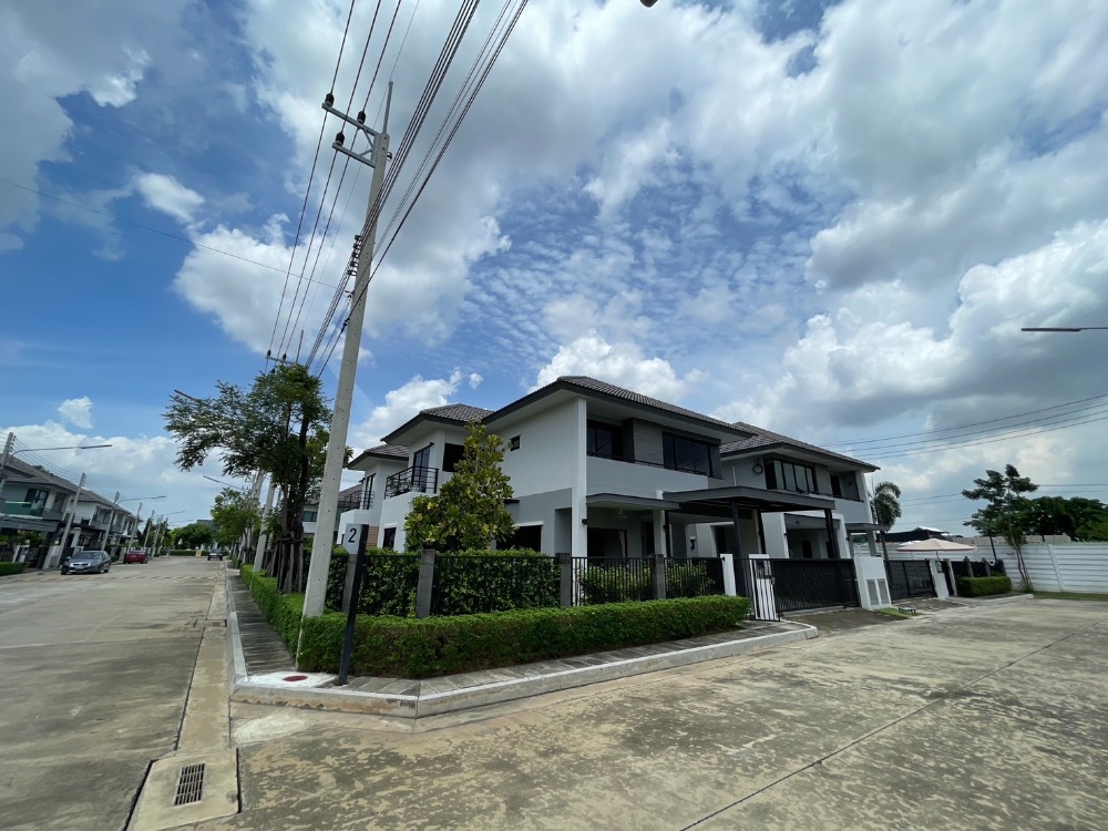 For RentHousePathum Thani,Rangsit, Thammasat : Etoile Wongwaen-Lam Luk Ka, 4 bedrooms, 3 bathrooms, 2 floors, size 185 sq m.