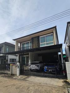 For RentHouseSamut Prakan,Samrong : House for rent, Golden Neo Bangna project, King Kaew (King Kaew 31), near Suvarnabhumi Airport, pets allowed, interested contact 082-3223695