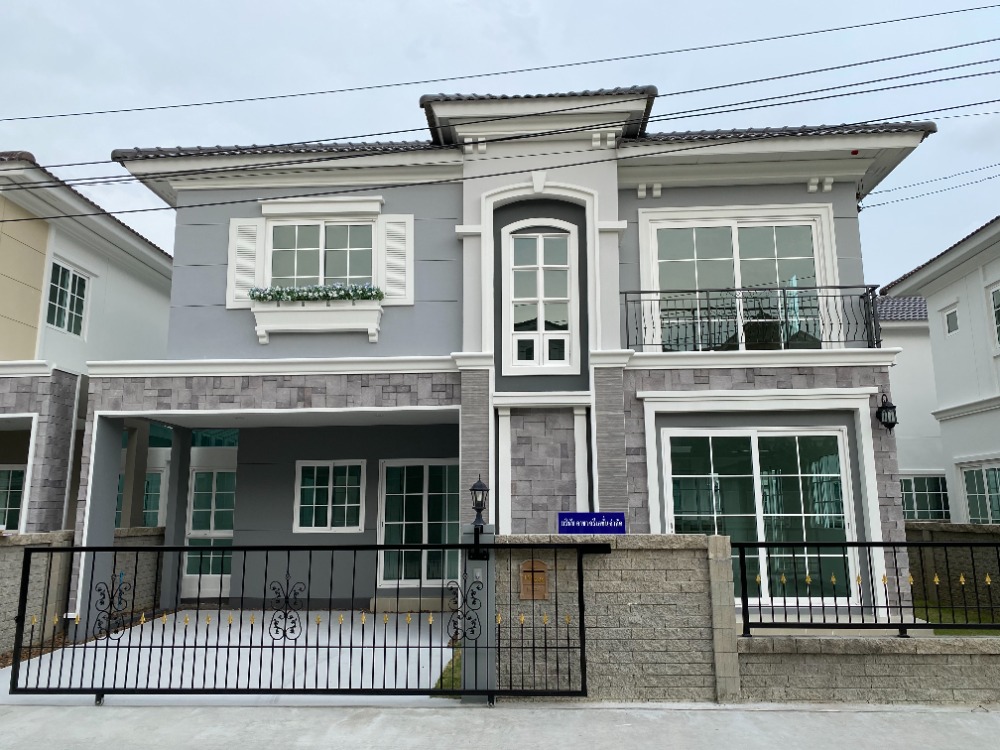 For RentHouseBang kae, Phetkasem : 2-storey detached house, beautifully decorated, for rent in the Kanlapaphruek-Tha Phra area, near Metro Town, only 750 meters away.