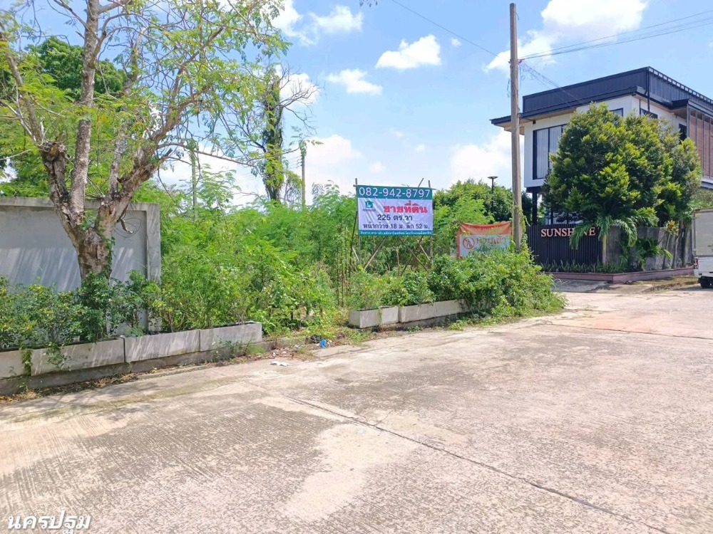 For SaleLandNakhon Pathom : Land in Nakhon Chai Si, Nakhon Pathom, suitable for building a house, office, warehouse