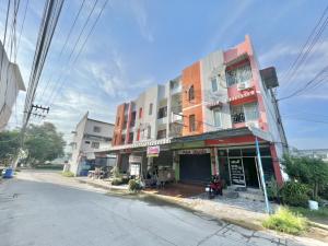 For RentTownhouseSriracha Laem Chabang Ban Bueng : Commercial building for rent, Nong Kham, 3 floors, 10,000 per month