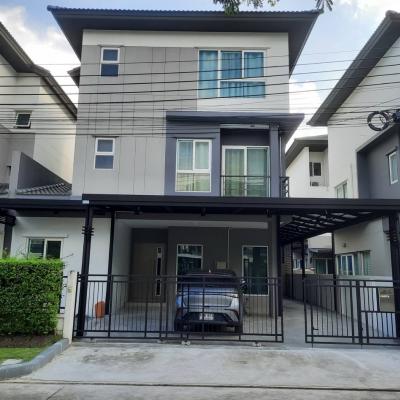 For RentHouseLadkrabang, Suwannaphum Airport : NTG425 for rent, semi-detached house, Baan Klang Muang, Suan Luang, suitable for living and office use